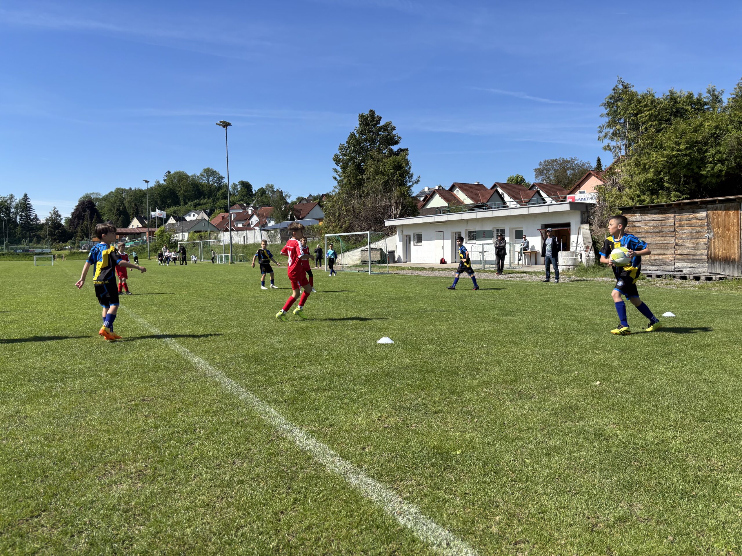 Sonnenschein, Spannung und ein Hauch Dramatik: Unsere U11-Auswahl liefert ein echtes Fußball-Feuerwerk in Steyr